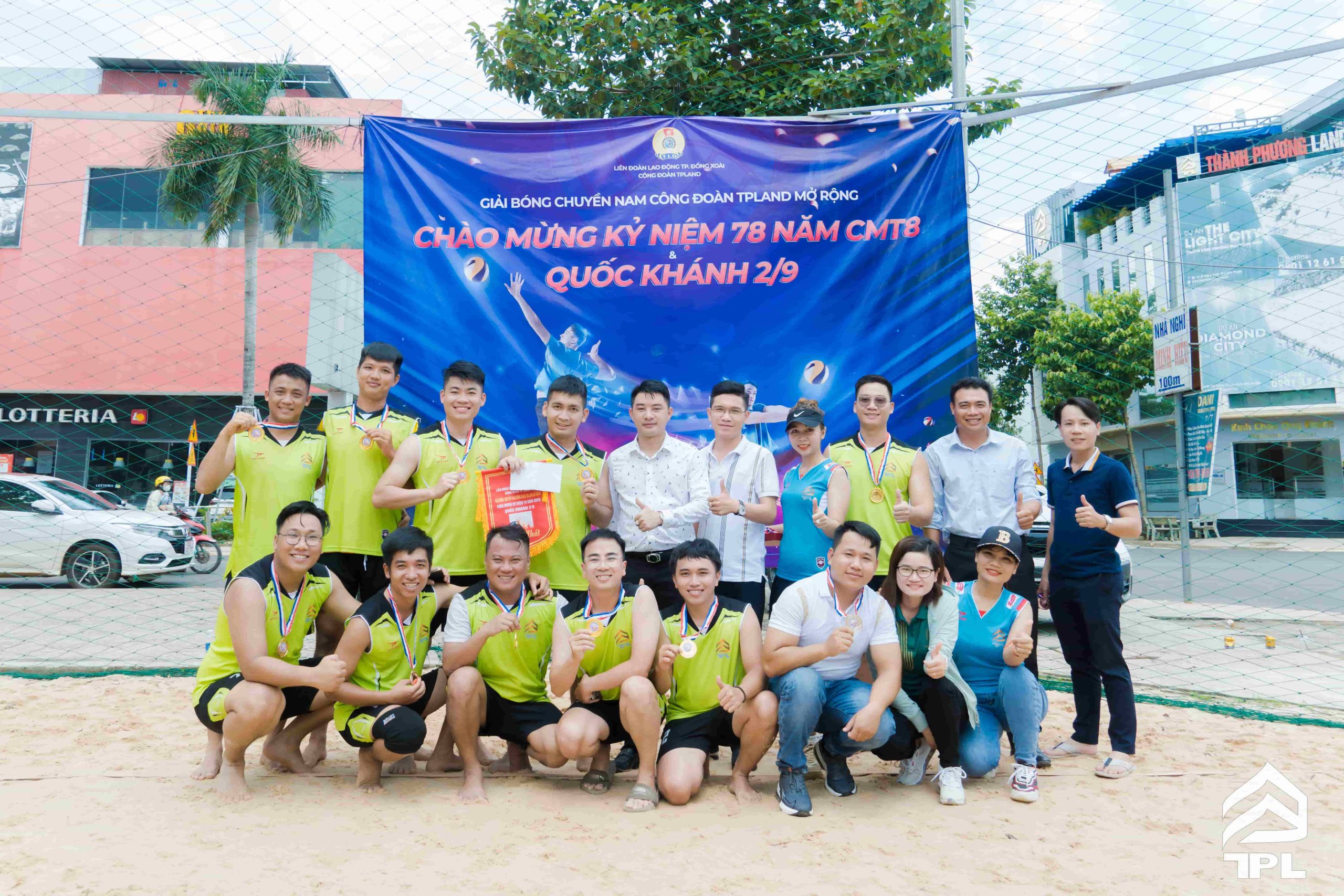 giai-bong-chuyen-cong-doan-tpland